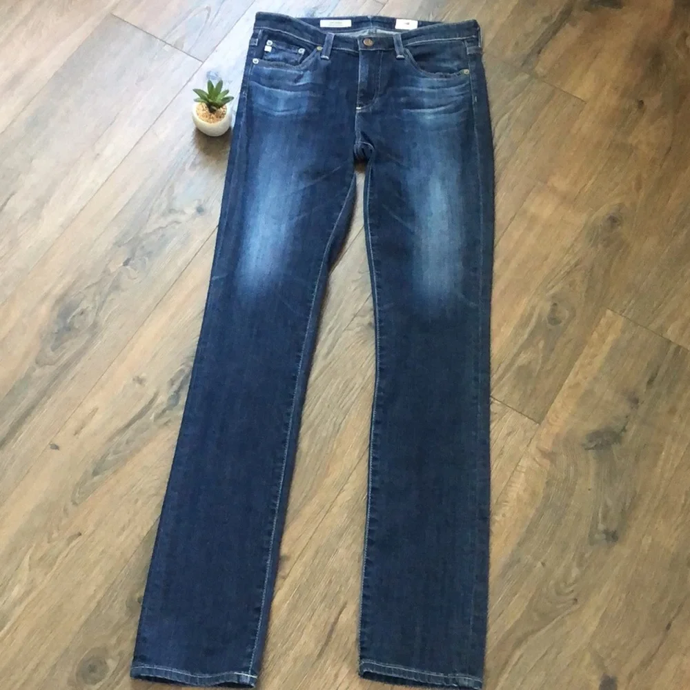 AG HARPER Essential Adriano Goldschmied STRAIGHT JEANS 26R Inseam34” EUC